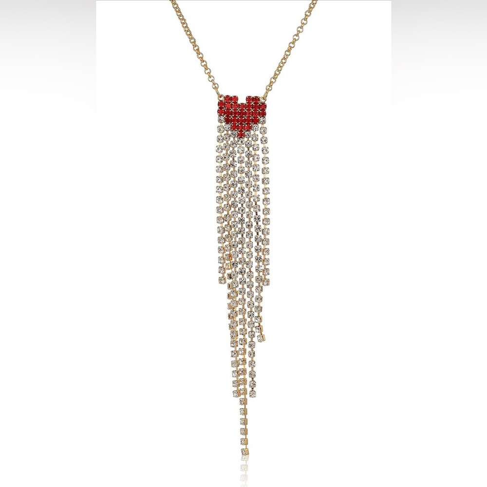 Lovely BCBGeneration gold pendant necklace with heart